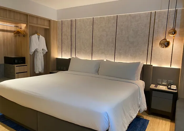 Hotel Miracle Grand Convention 4*