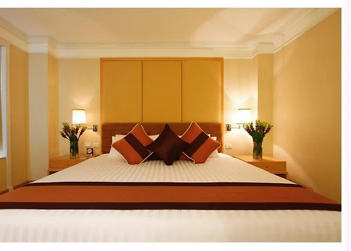 Miracle Grand Convention Hotel 4*