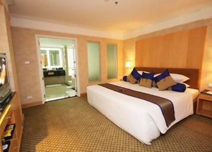 Miracle Grand Convention Hotel 4*