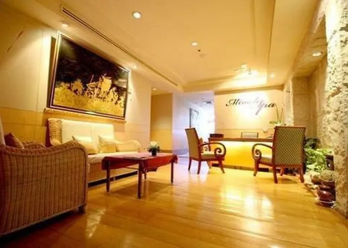 Hotel Miracle Grand Convention 4*