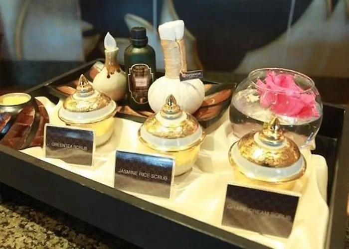 Hotel Miracle Grand Convention 4*