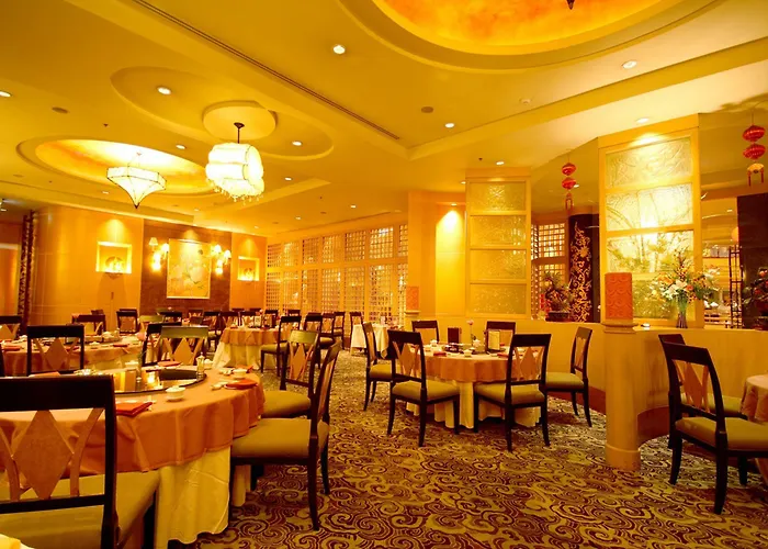 Miracle Grand Convention Hotel 4*